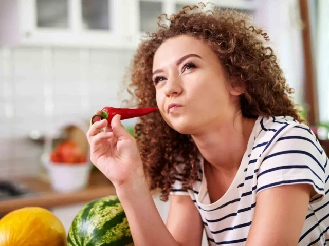 woman-thinking-what-cook-subir-web-Copy-980x735